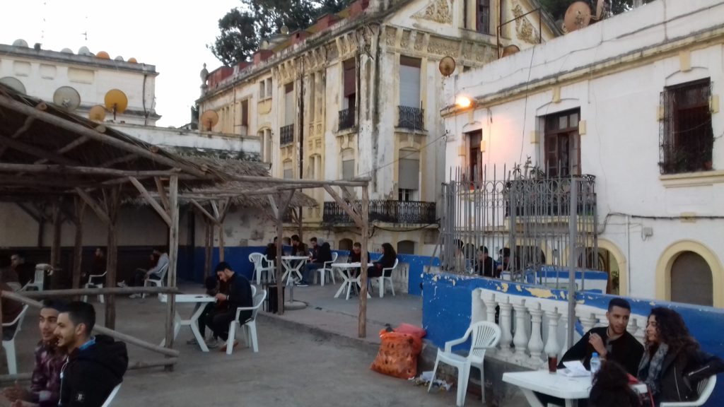 Atardecer en una terraza de Tánger