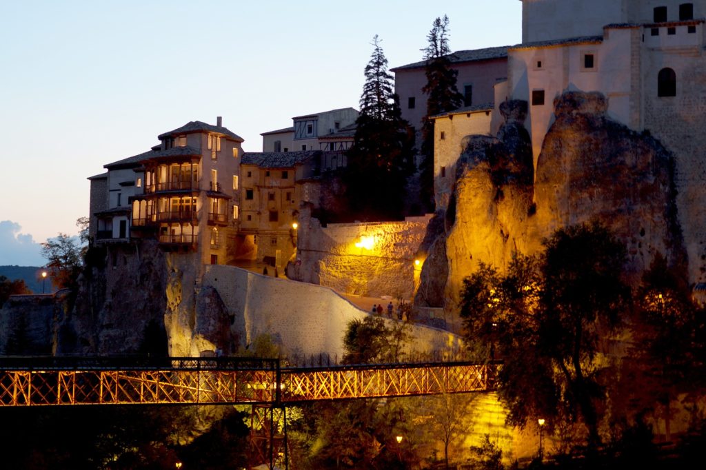 Cuenca noche Anastasia BorisovaPixabay 1