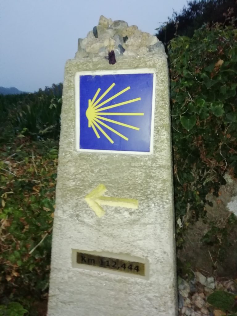 Dirección hacia el Camino de Santiago