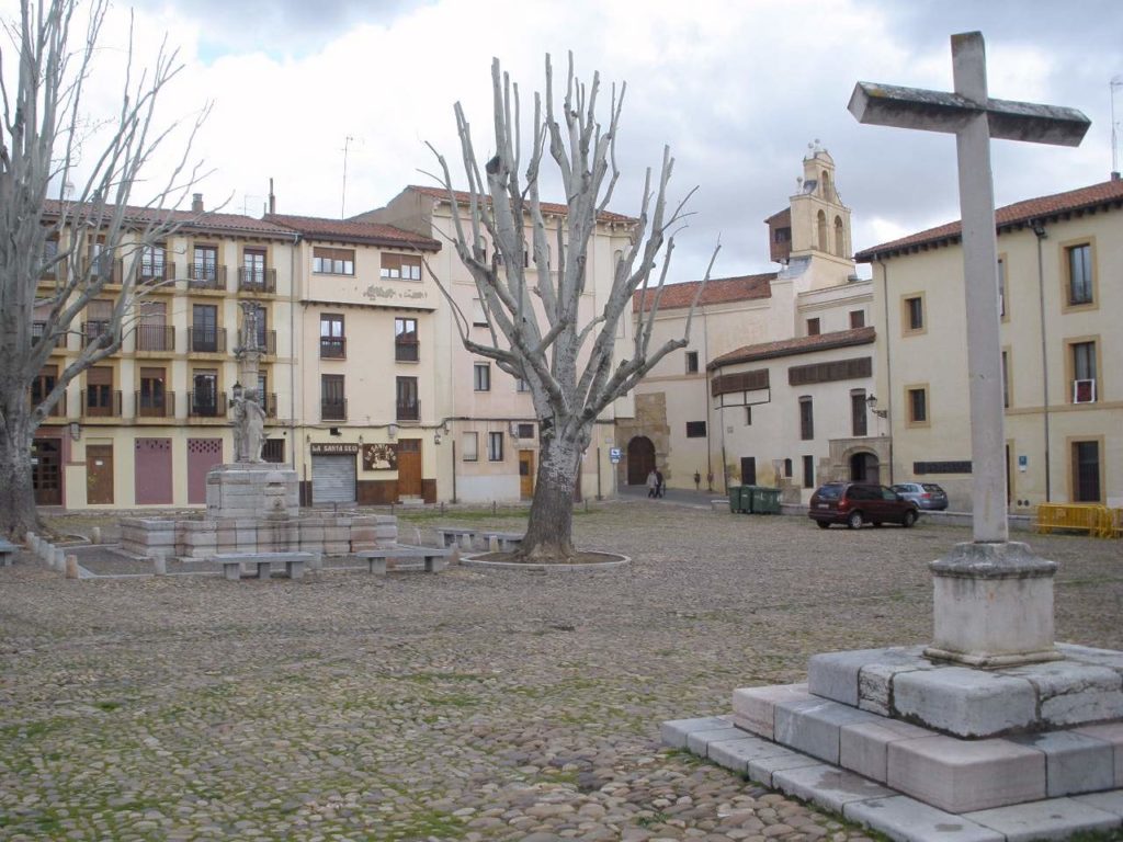 León Plaza de Santa María del Camino o del Grano 1