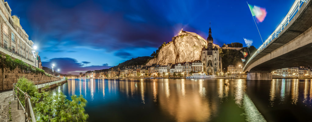 Dinant, Rio Mosa, Valonia, Bélgica