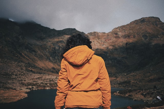 Una mujer en Estanys de Tristaina, Andorra