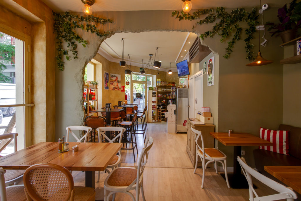 Interior de la trattoria Just Italia