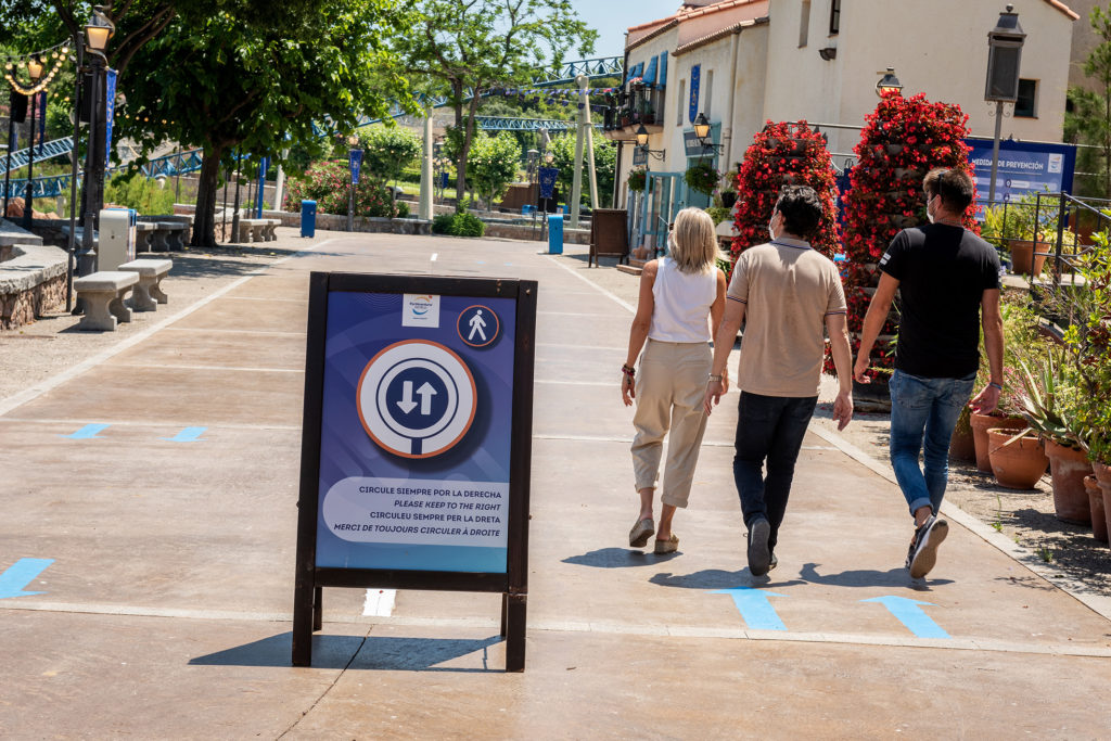 Distanciamiento social y señalización en Portaventura