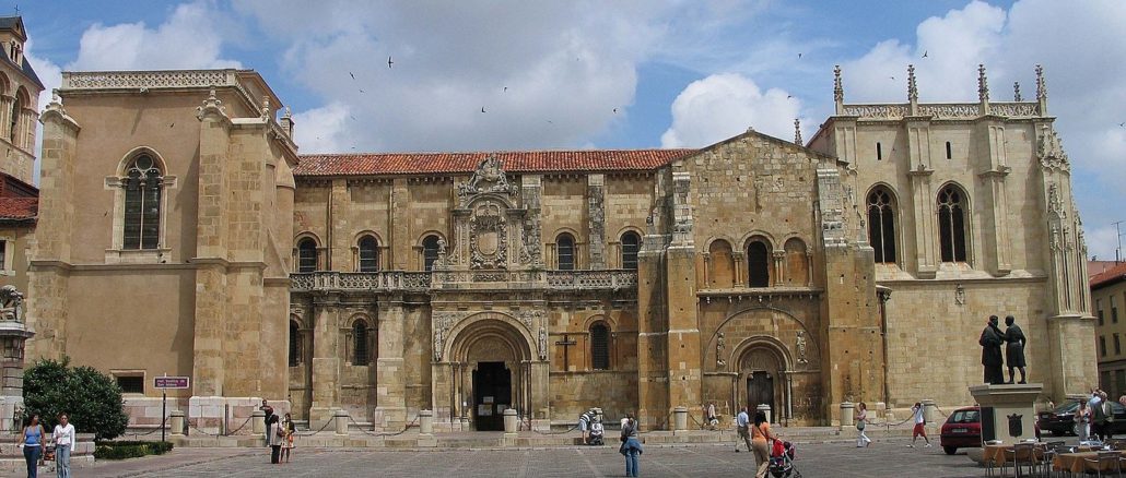 León en un día: las 7 visitas clave para disfrutar de su cultura y gastronomía 1 Basílica de San Isidoro (León)