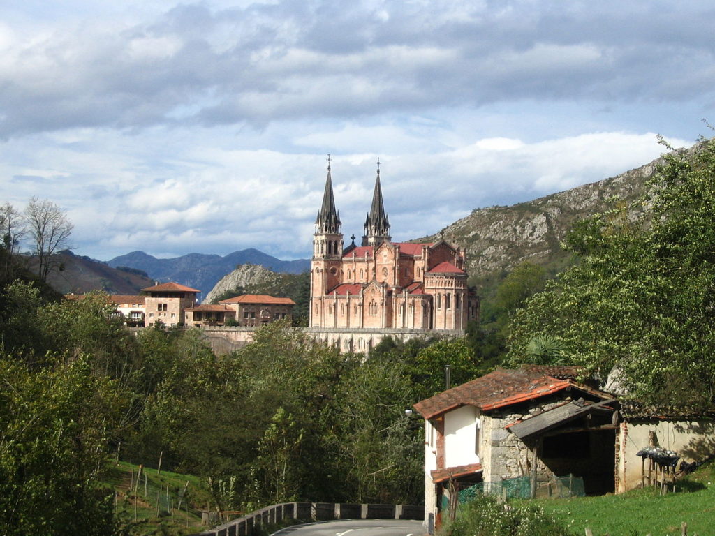 Basílica de Santa María la Real de Covadonga (Asturias)