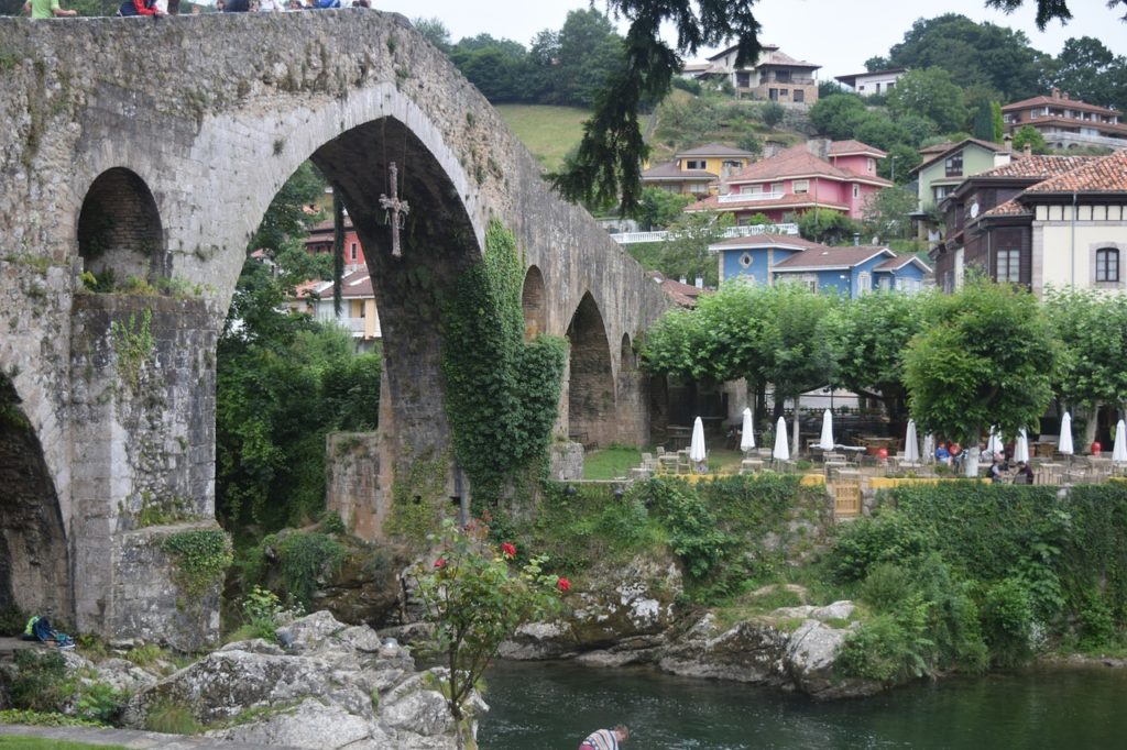 Puente sobre el Sella en Cangas de Onís