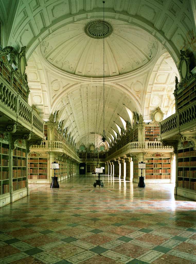 Biblioteca do Pal├icio Nacional de Mafra Credits@Lu├¡s Pav├uo DGPC