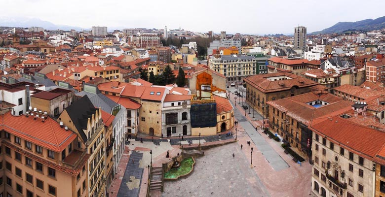 Panorámica de la Plaza Alfonso II (Oviedo)