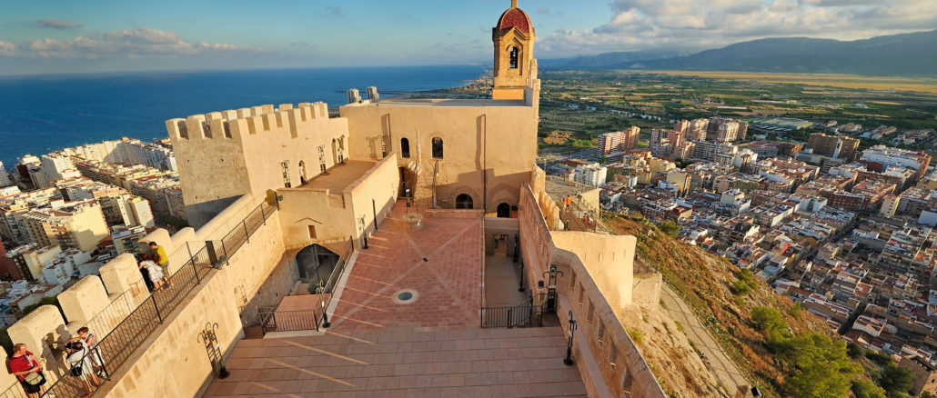 10 pueblos bonitos cerca de Cullera (Valencia): de Alzira a Tavernes de la Valldigna 1 Castillo de Cullera (Valencia)
