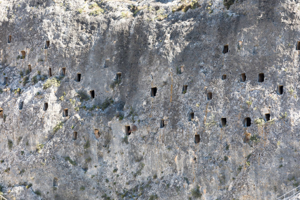 Covetes dels moros (Bocairent)