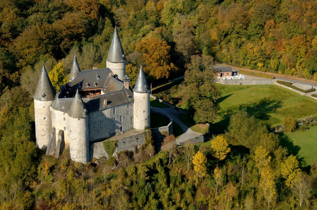 000002395 FT Province de Namur V├¬ves Castle aerial view