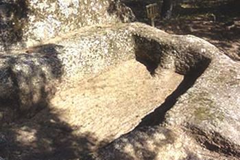 Burgohondo y Navaluenga (Ávila), 2 pueblos donde encontrar la tranquilidad 6 necropolis