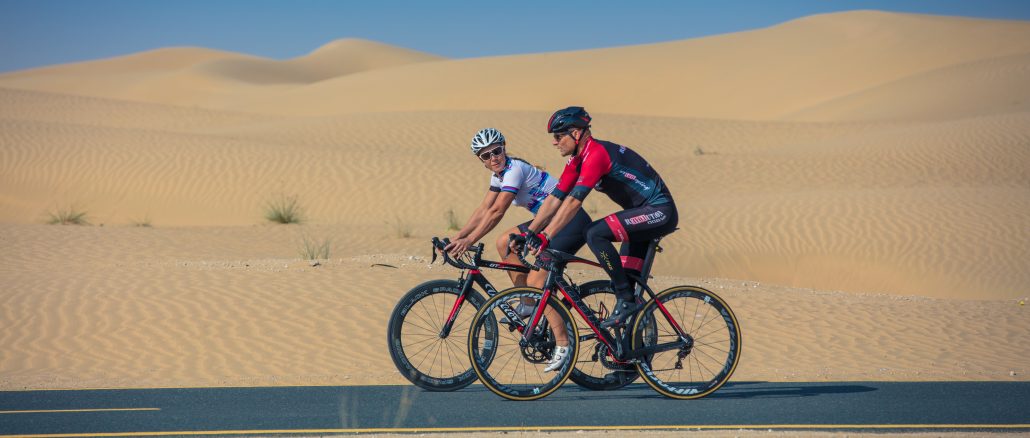 Pista de Al Qudra, en el desierto de Dubái