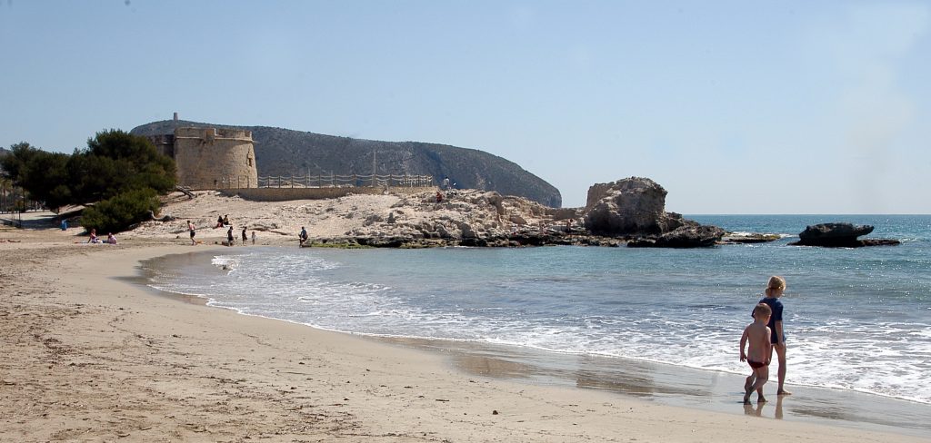 playa castillo lAmpolla