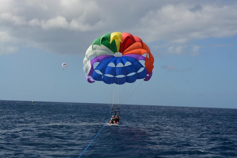 parasailing despegando