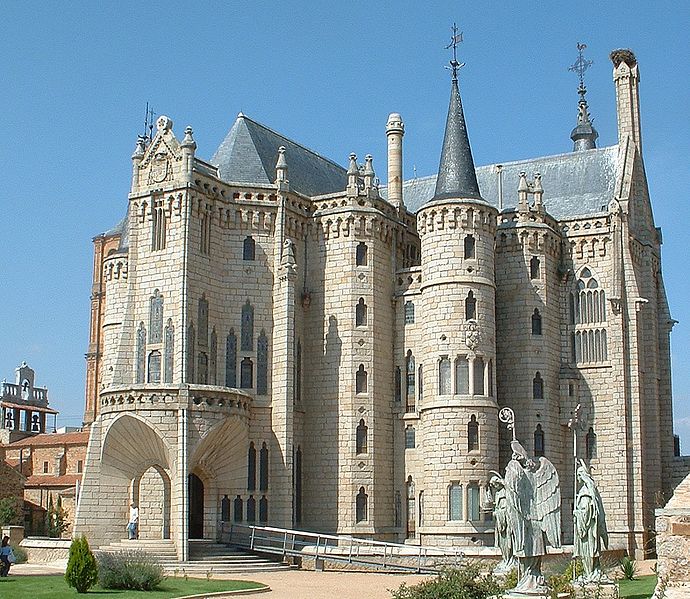 690px Palacio episcopal de Astorga