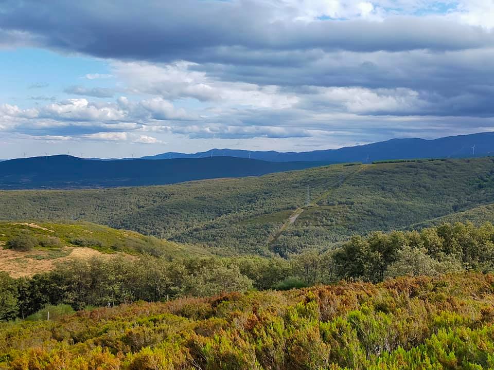 Foncebadón: panorámica en ascenso