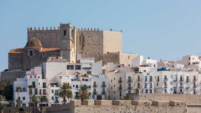 Peñíscola (Castellón) y su imponente castillo