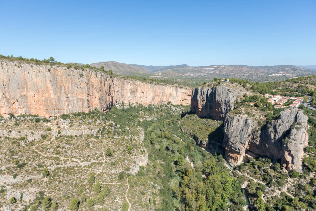 12 pueblos bonitos del interior de Valencia en la naturaleza, con historia y tranquilos 12 Paraje Natural de Los Calderones, Chulilla