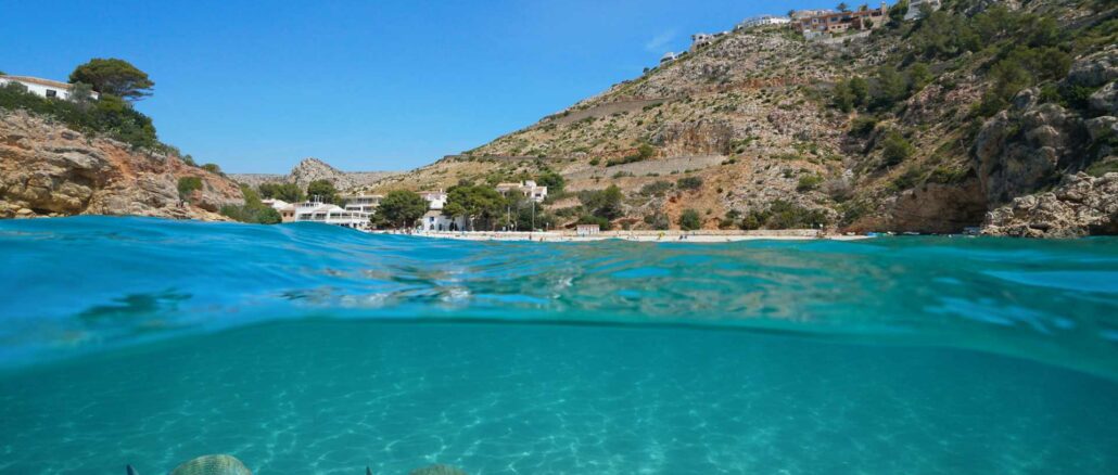 Jávea, bañada por el Mediterráneo