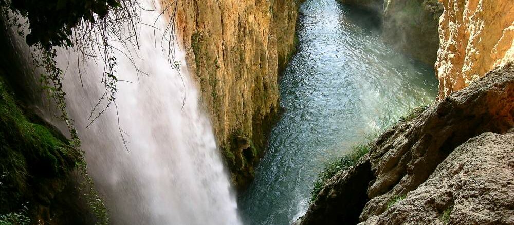Monasterio de Piedra, un lugar increíble donde el agua surge de la nada 1 Cascadas en el Monasterio de Piedra