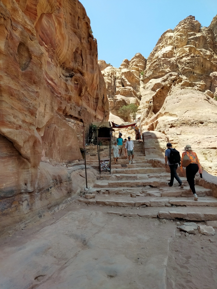 Inicio subida al monasterio Petra