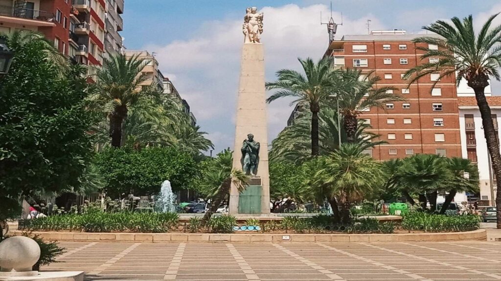 Alzira, monumento al labrador