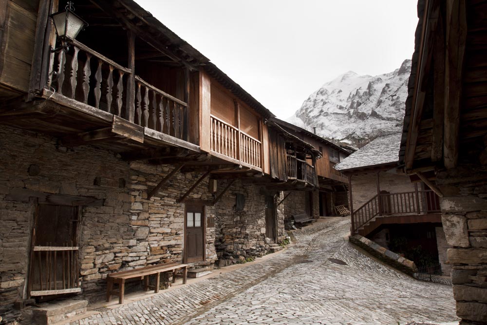 Casas y callejuelas de Peñalba de Santiago. Autor: Ayto de Peñalba