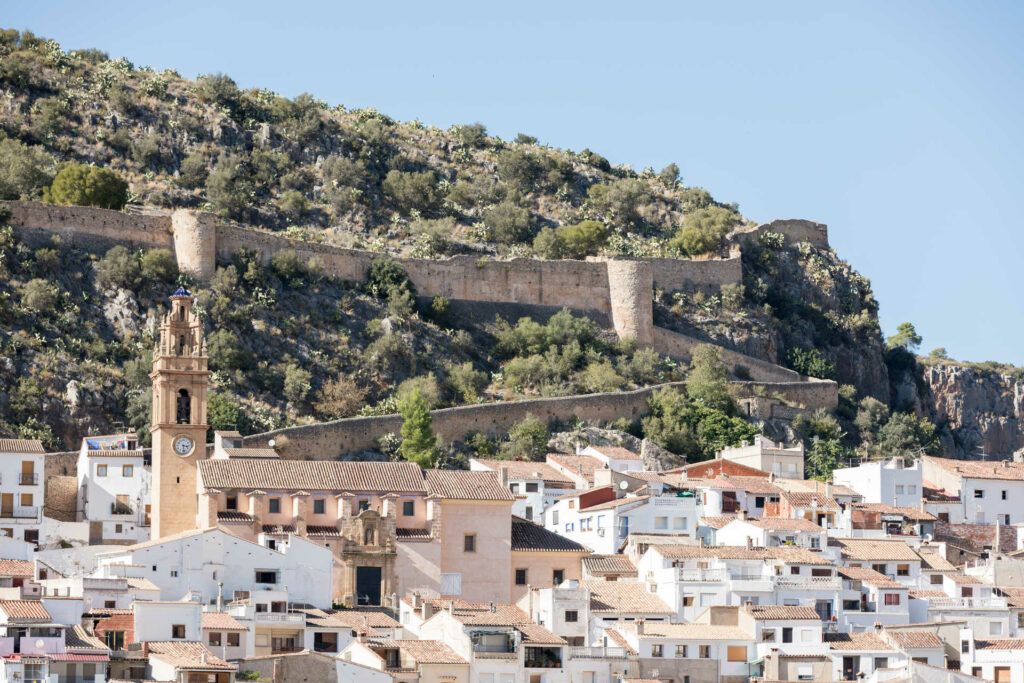 Pueblo y muralla de Chulilla (Valencia)