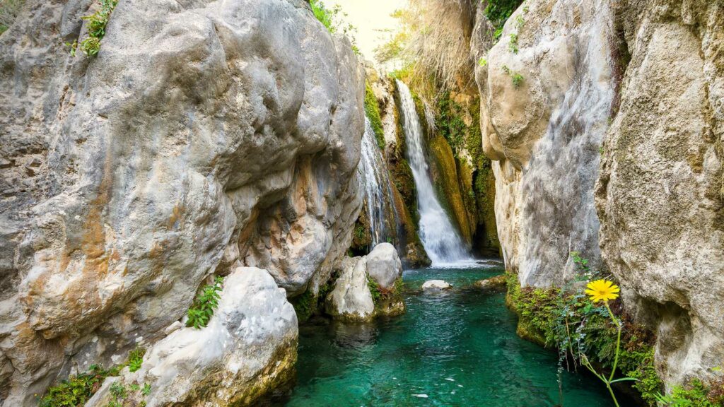 Cascada en Callosa d'en Sarrià (Alicante).