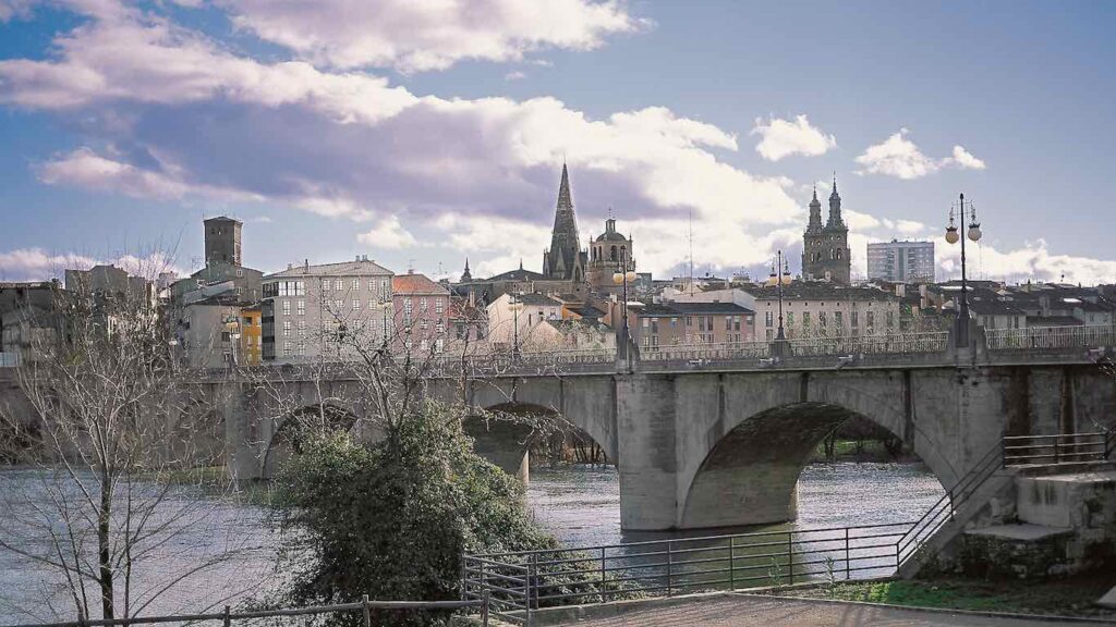 Puente de Piedra sobre el río Ebro (Logroño, La Rioja). Autor: Ayto.