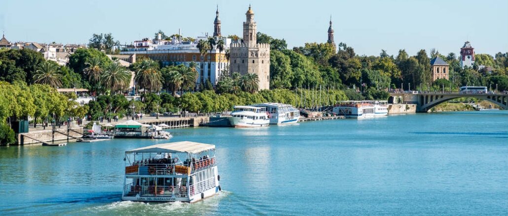 Vista de Sevilla y el río Guadalquivir