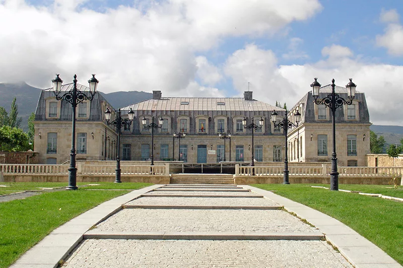 Palacio de los Duques de Alba. Ayuntamiento de Piedrahíta (Ávila).