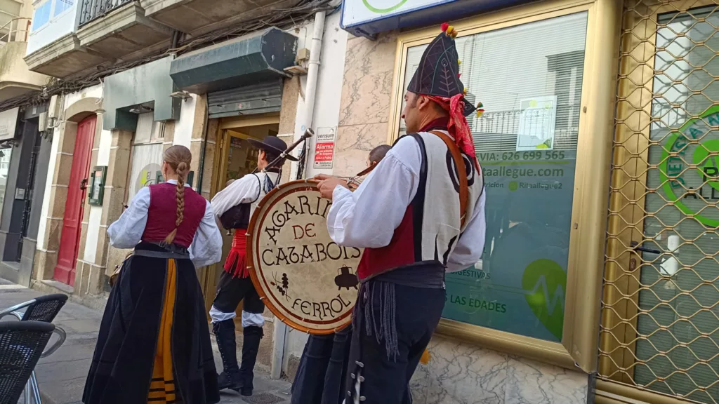 El Camino Inglés: entre bruma, bosques y rías 1 Charanga Ferrol