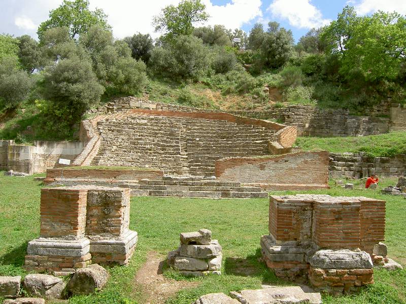 Albania de sur a norte: playa, yacimientos, gastronomía y mucho más 4 Apollonia odeon