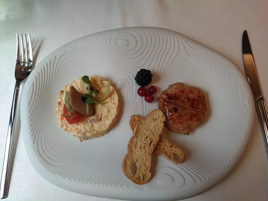 La Charca, el restaurante asturiano en la Plaza de España de Madrid con las brasas como protagonistas de sus platos 3 IMG 20250924 142236 jpg