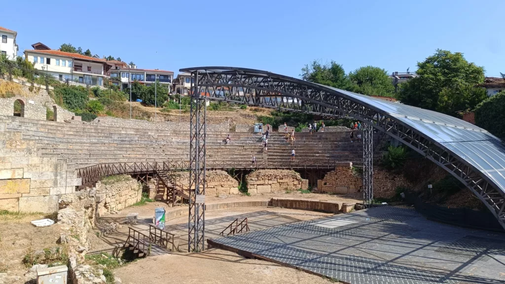 Recorrido por carretera desde Albania a Kosovo y Macedonia del Norte 5 Ohrid anfiteatro