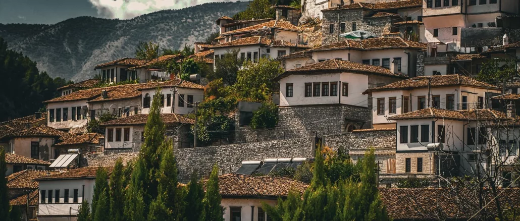 Albania de sur a norte: playa, yacimientos, gastronomía y mucho más 8 architecture 7250120 1280