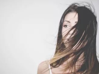 Después de vacaciones hay cuidados que no pueden esperar (y el pelo es uno de ellos) 1 girl 924868 1280