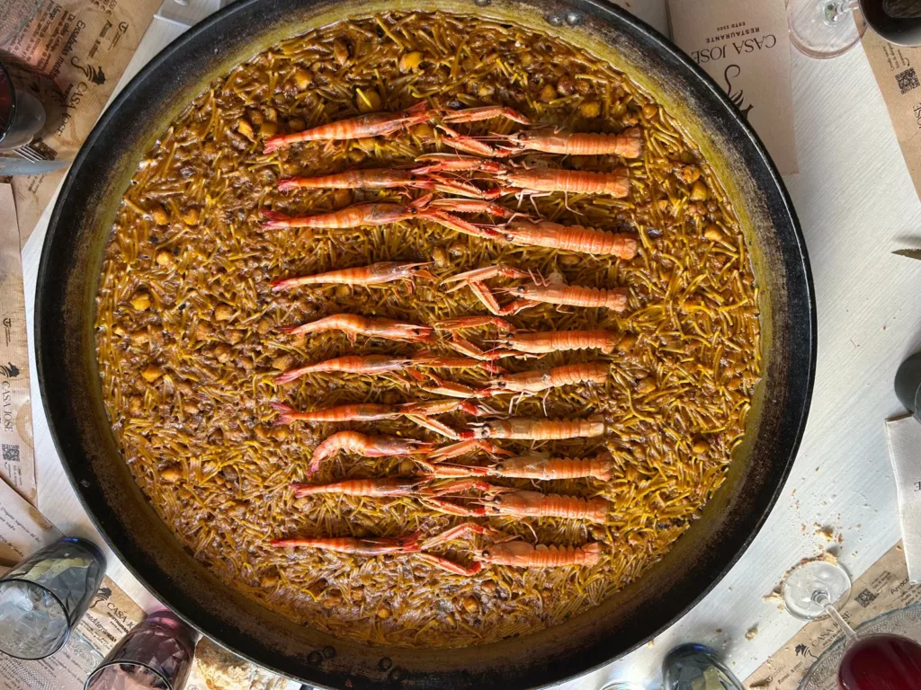 5 lugares imperdibles para disfrutar Gandia más allá de sus playas 5 Fideua de Gandia