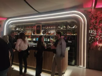 Madrid tiene un nuevo mercado gastronómico: el Mercado Madriles Reina Victoria 1 IMG 20251008 205304
