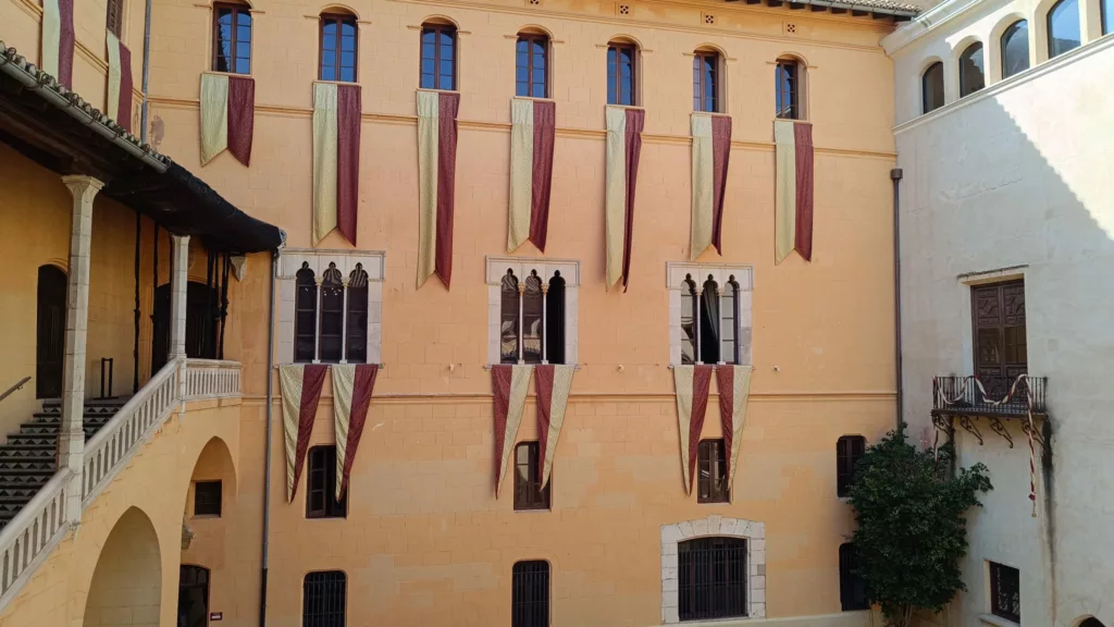 5 lugares imperdibles para disfrutar Gandia más allá de sus playas 1 Palau Ducal