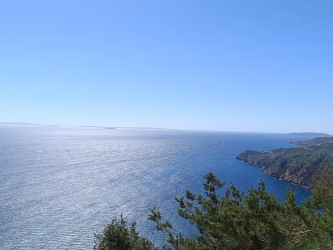 Cima de senderismo en Ibiza. Imagen: SQV