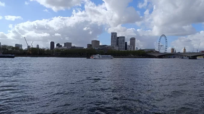 Panorámica Panorámica de Londres con el Támesis en primer plano. Imagen: SQV