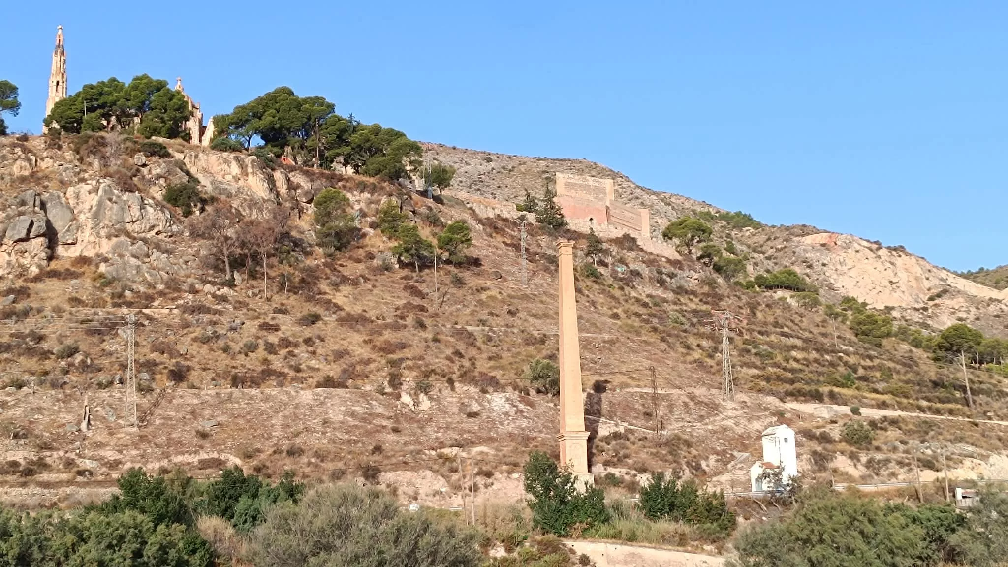 De Alicante a Caudete: por el Camino de Santiago de la Lana 3 Castillo y santuario de Novelda. Imagen: SQV