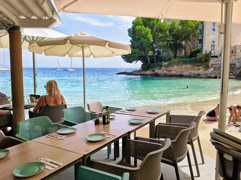 Dónde comer en Calvià: de chiringuitos de playa a restaurantes Michelin 13 Restaurante Bugambilia, en Calvià (Mallorca)