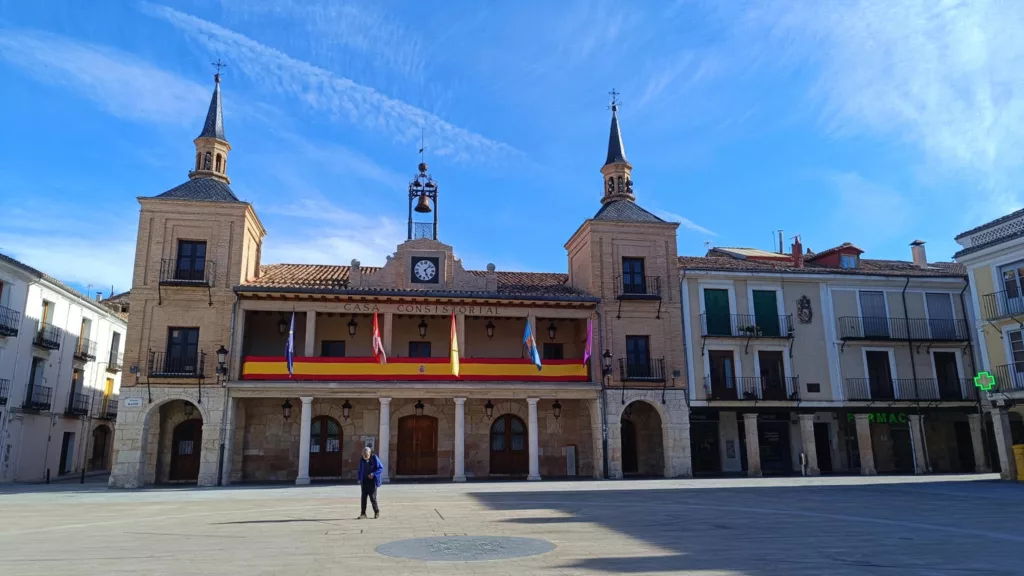 Soria en otoño: yacimientos, lugares con encanto y destellos de Segovia 1 Plaza Mayor de Burgo de Osma. Imagen: SQV