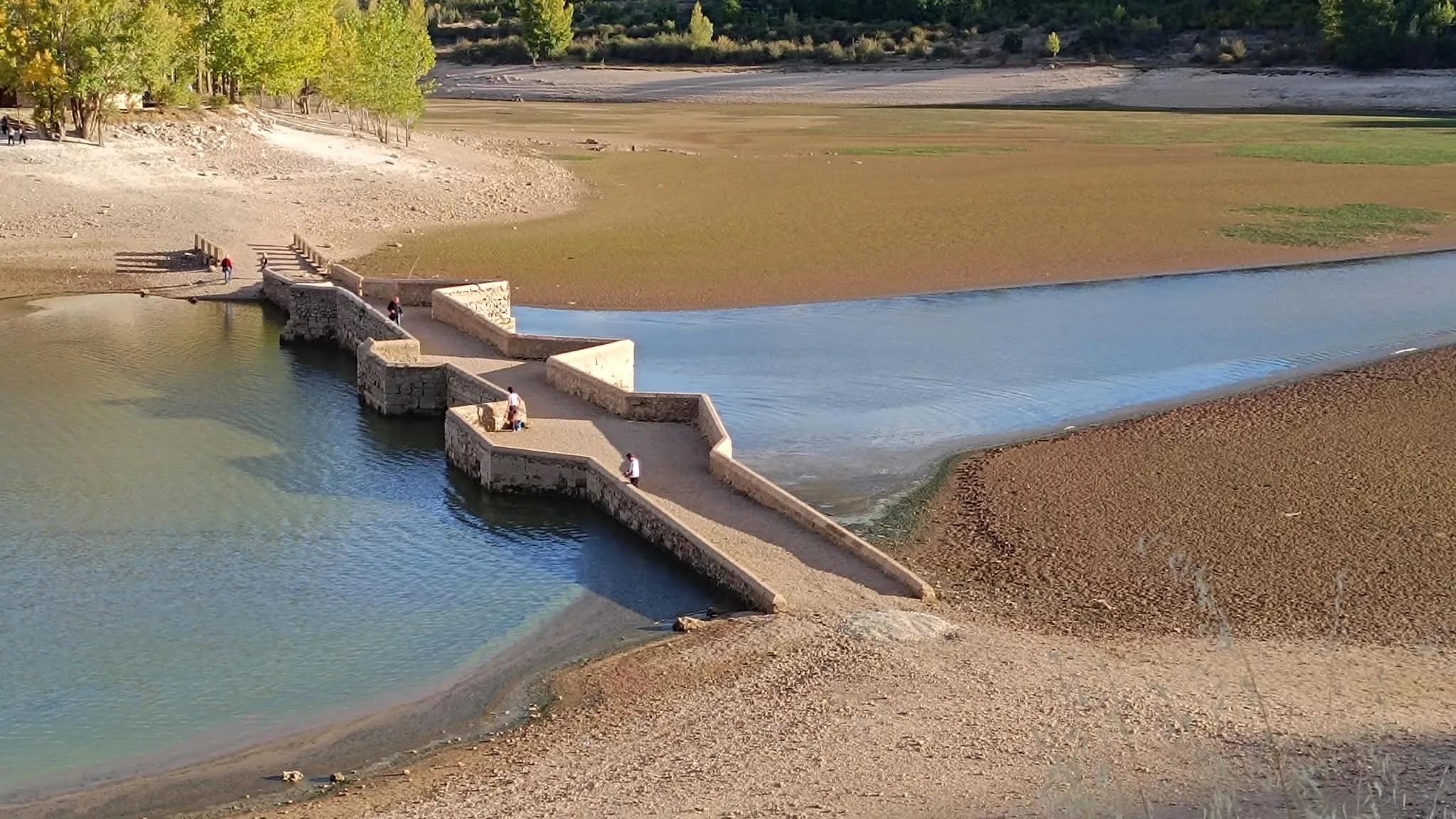Soria en otoño: yacimientos, lugares con encanto y destellos de Segovia 5 Puente Maderuelo. Imagen: SQV